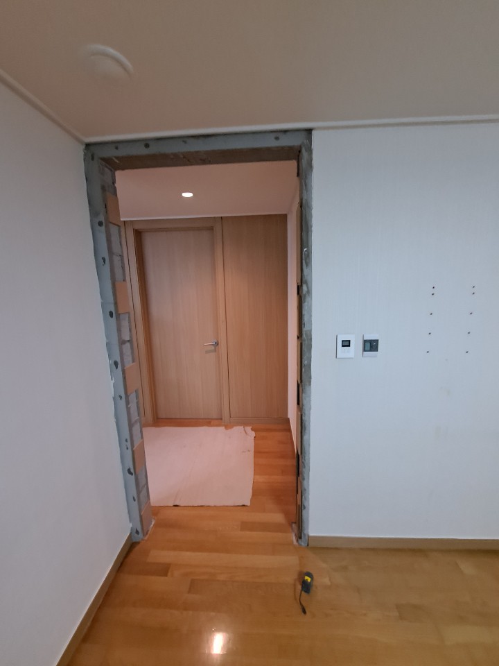 2021년 1월 21일 용산 문틀 및 도어
